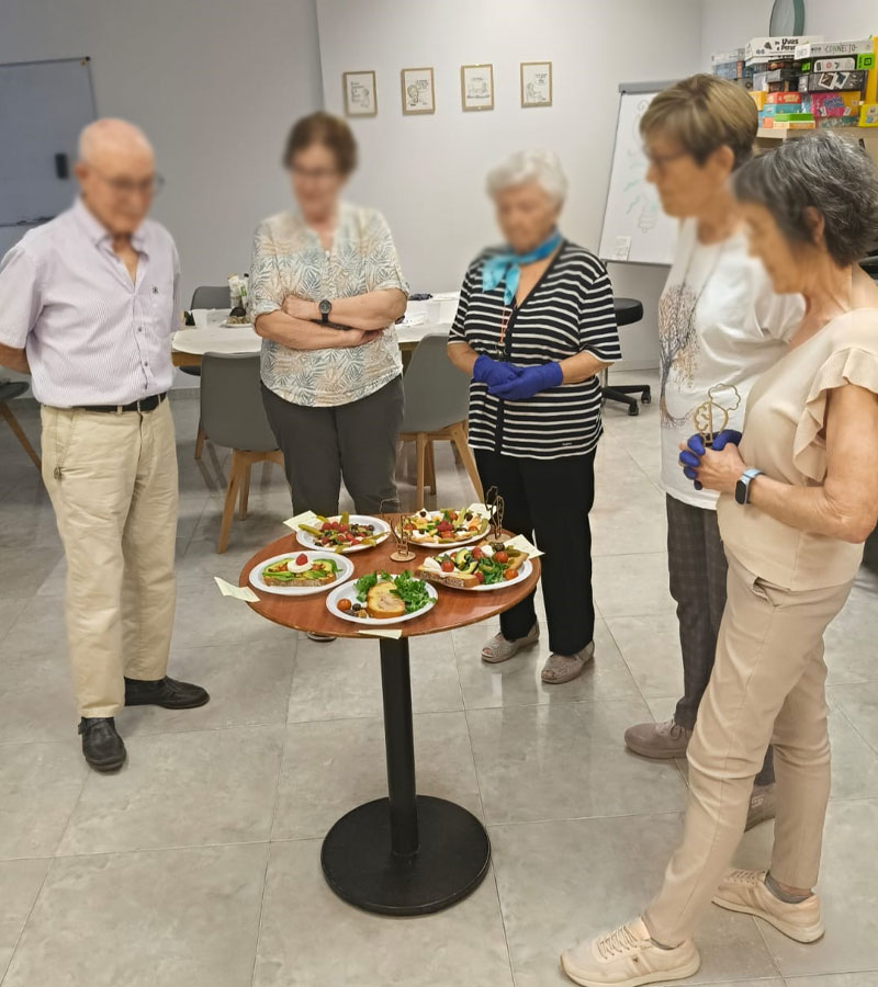 Participantes del taller de cocina en Neuronea